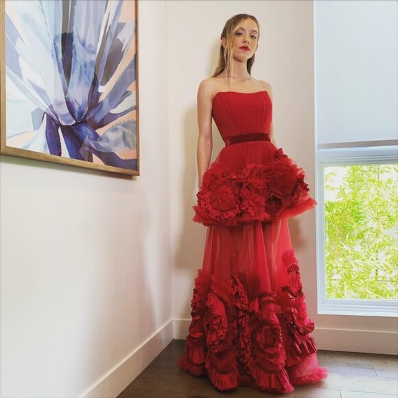 red marchesa two tier evening gown dress sydney sweeney 2019 - Picture 2 of 10